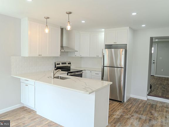 4th image of 520 East Ave
