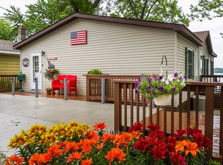905 N Shore Dr, Waverly, MN 55390