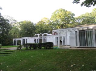 156 Horseshoe Rd, Mill Neck, NY 11765