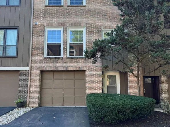 21 Club Ln, Reading, PA 19607