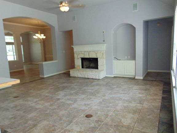 3rd image of 2219 Falkirk Dr