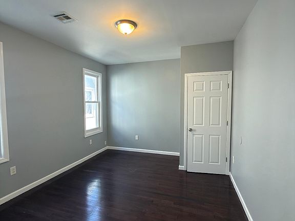 4th image of 29 Farley Ave Floor 3