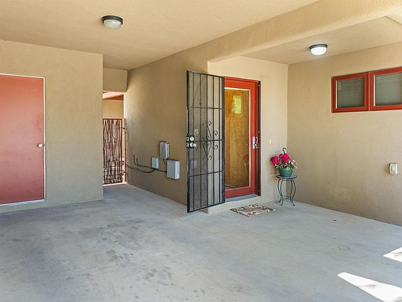 3rd image of 18 Comanche Road #33