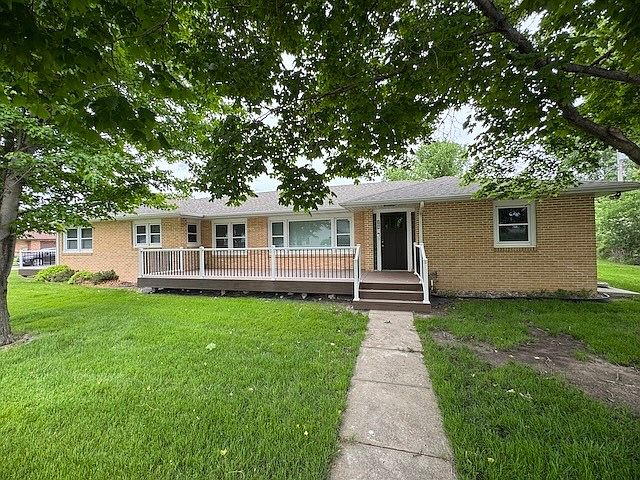 1st image of 208 W Neely St