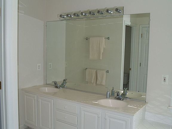 5th image of 9355 Deer Glen Ct