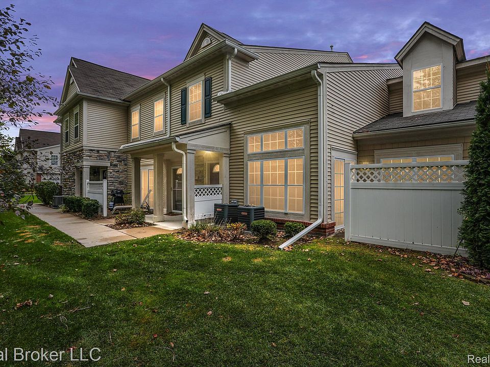 1st image of 25924 Maritime Cir