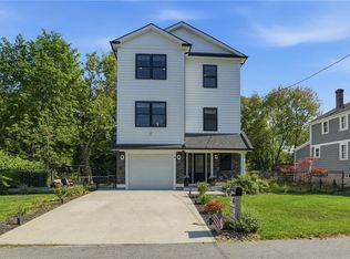 6 Sterling Ave, Warwick, RI 02889