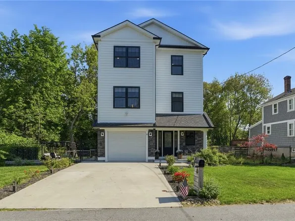 6 Sterling Ave, Warwick, RI 02889