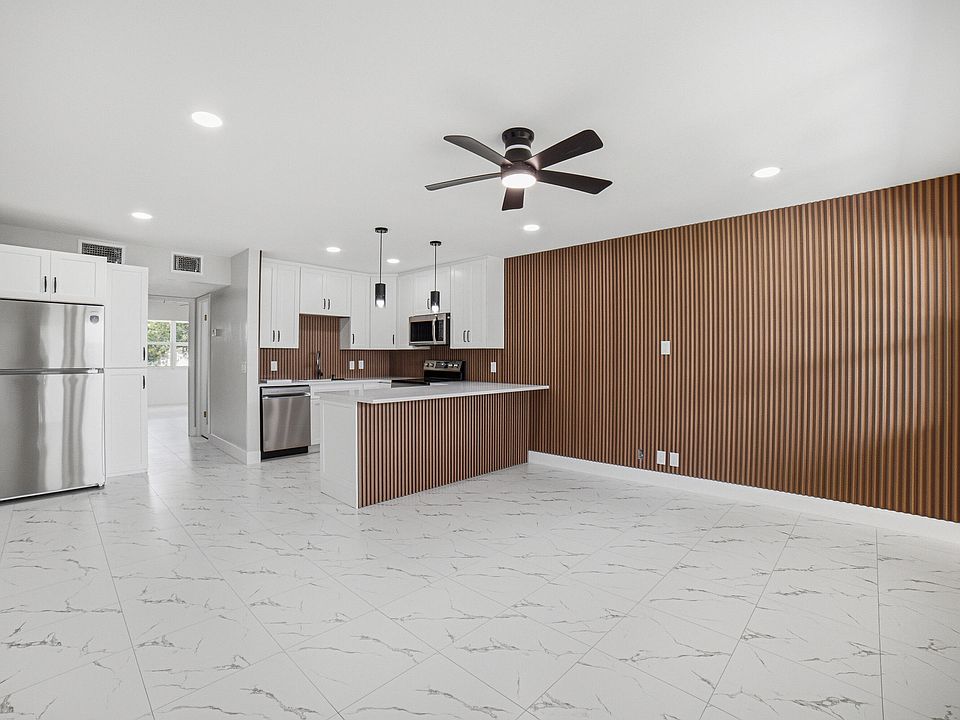 1st image of 350 Farnham Q #350