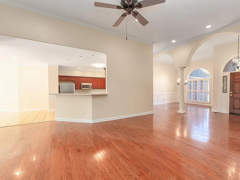 108 Barrett Pl — Photo 5