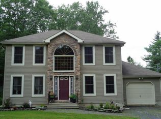 112 Black Forest Dr, Milford, PA