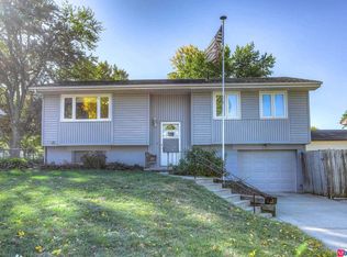205 Hackberry Dr, Gretna, NE 68028