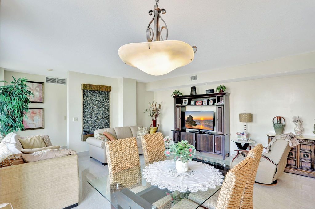 3210 NE 5th Street #202, photo 4