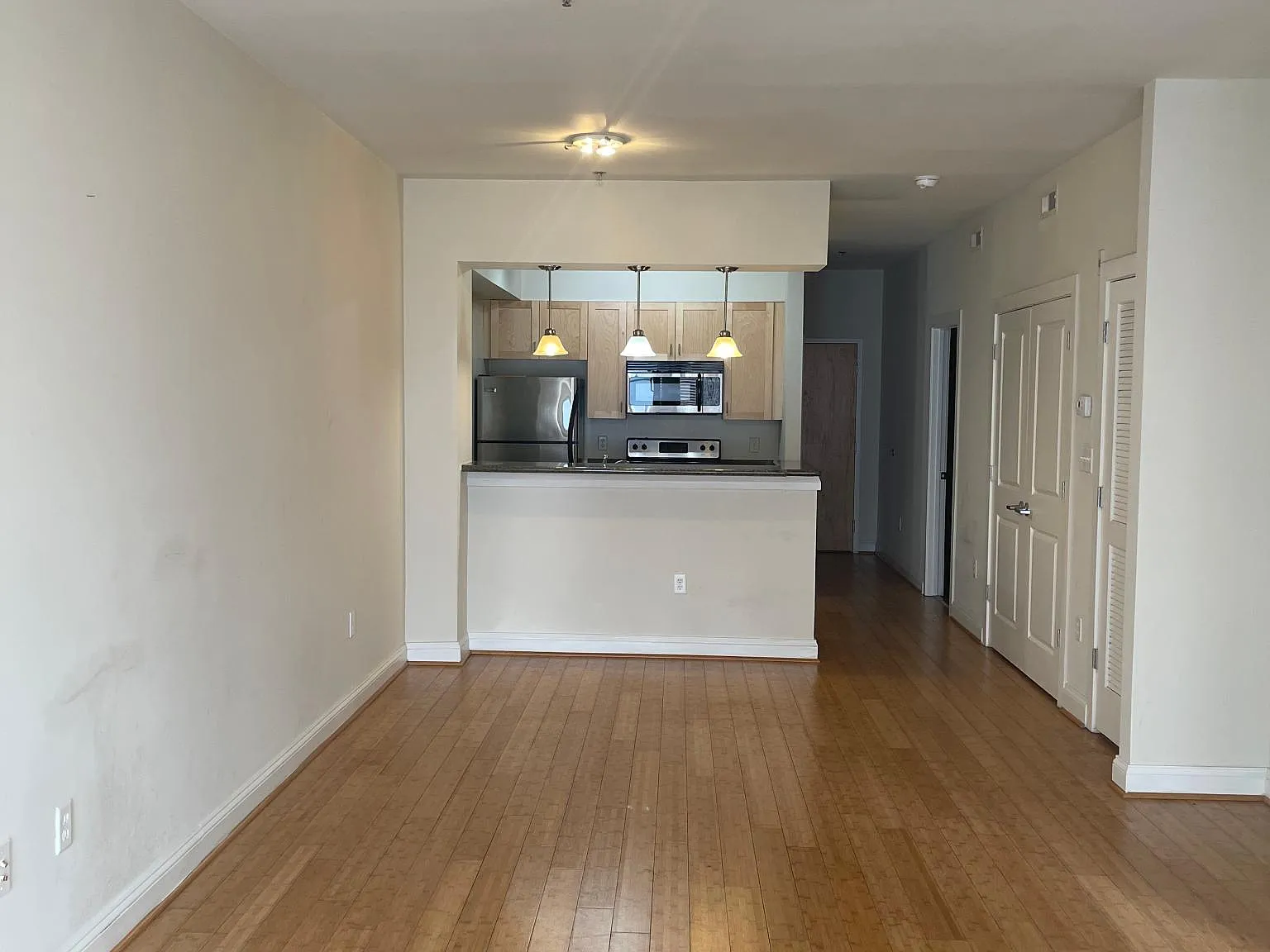 2 bed, 1088 sqft, $1,800 — Photo 1