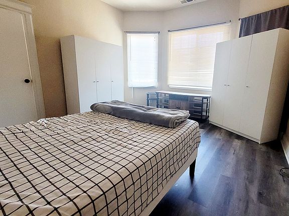2nd image of 380 N 13th St Room 1