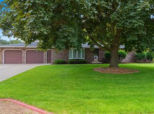 2536 Delwood Dr, Green Bay, WI 54302