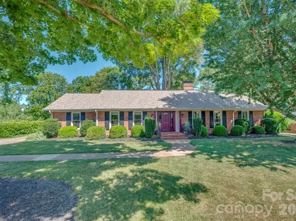271 McCall Dr, Forest City, NC 28043