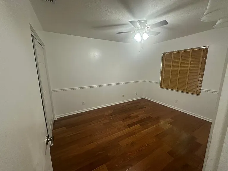 5503 NW 39th Ave — Photo 16