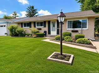 39752 Edmundton Dr, Canton, MI 48187