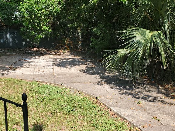4th image of 3037 Louisiana Avenue Pkwy