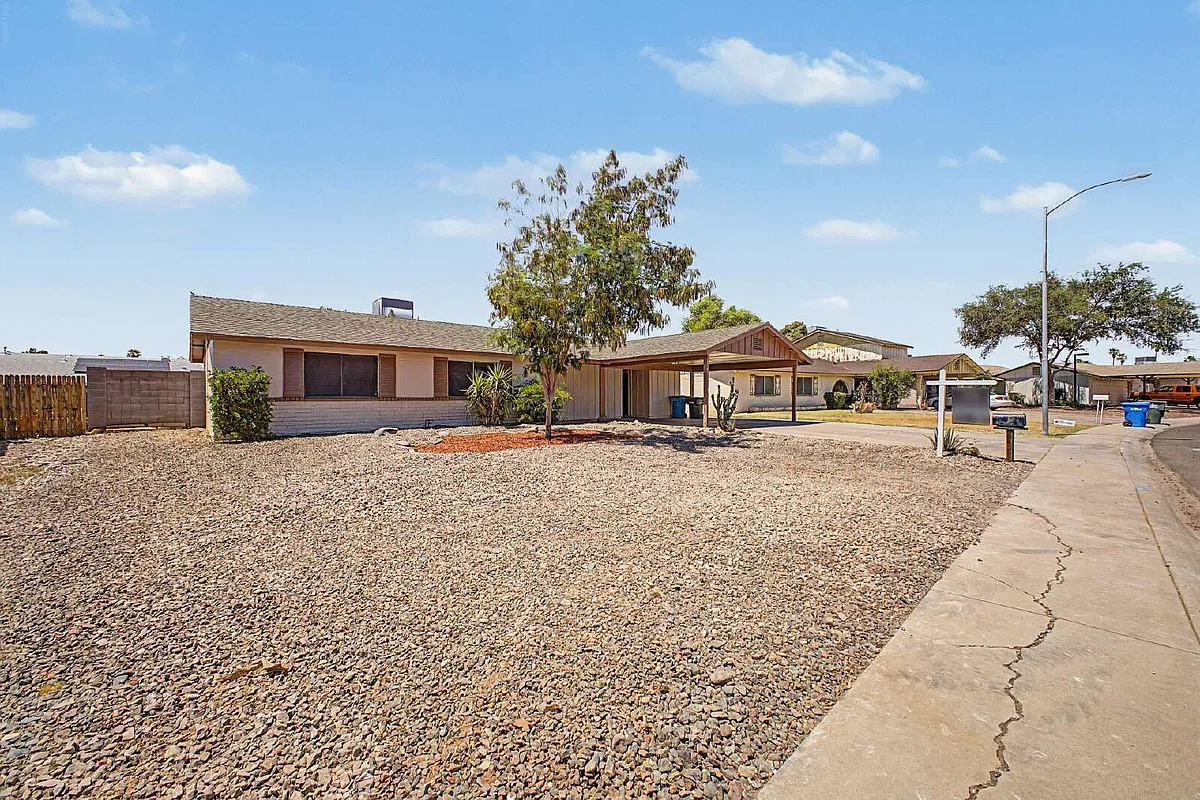 Building Photo - 12446 N 36th Dr
