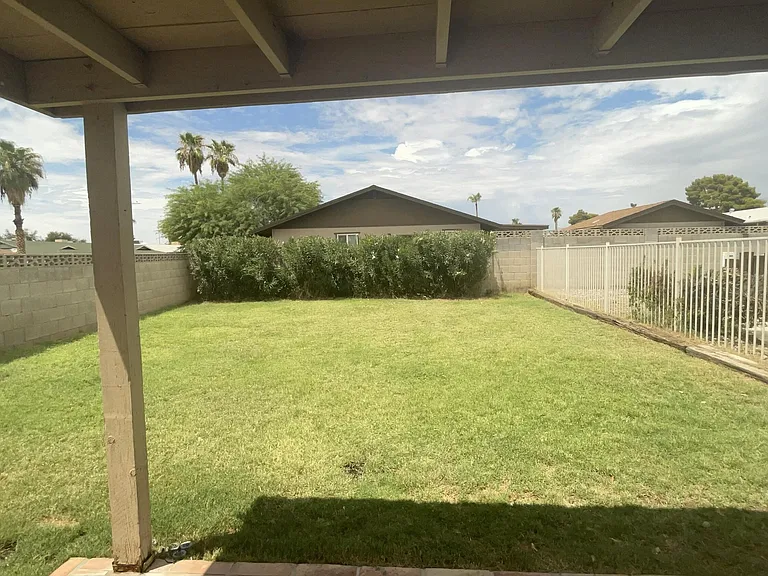3468 E Hearn Rd — Photo 19
