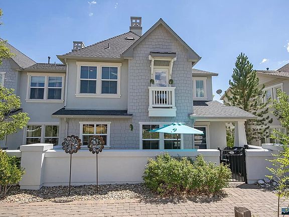 Front entrance of unit, across from town center restaurants and shops.