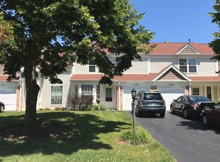228 E Shag Bark Ln, Streamwood, IL