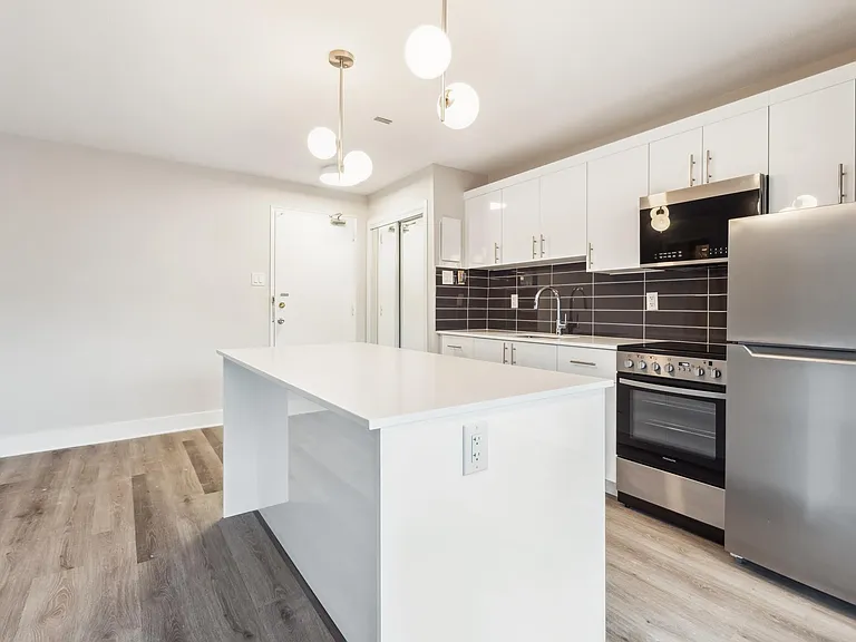 325 Besserer St — Photo 38