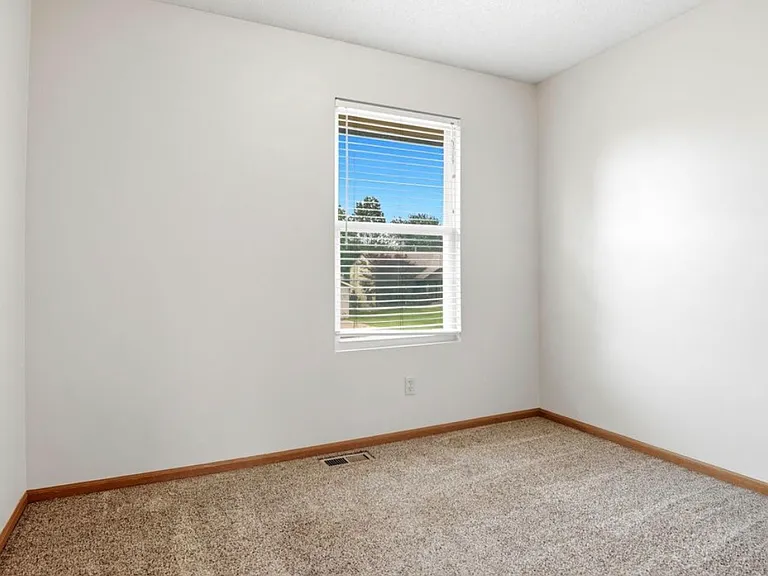 7304 SW 24th Ter — Photo 12
