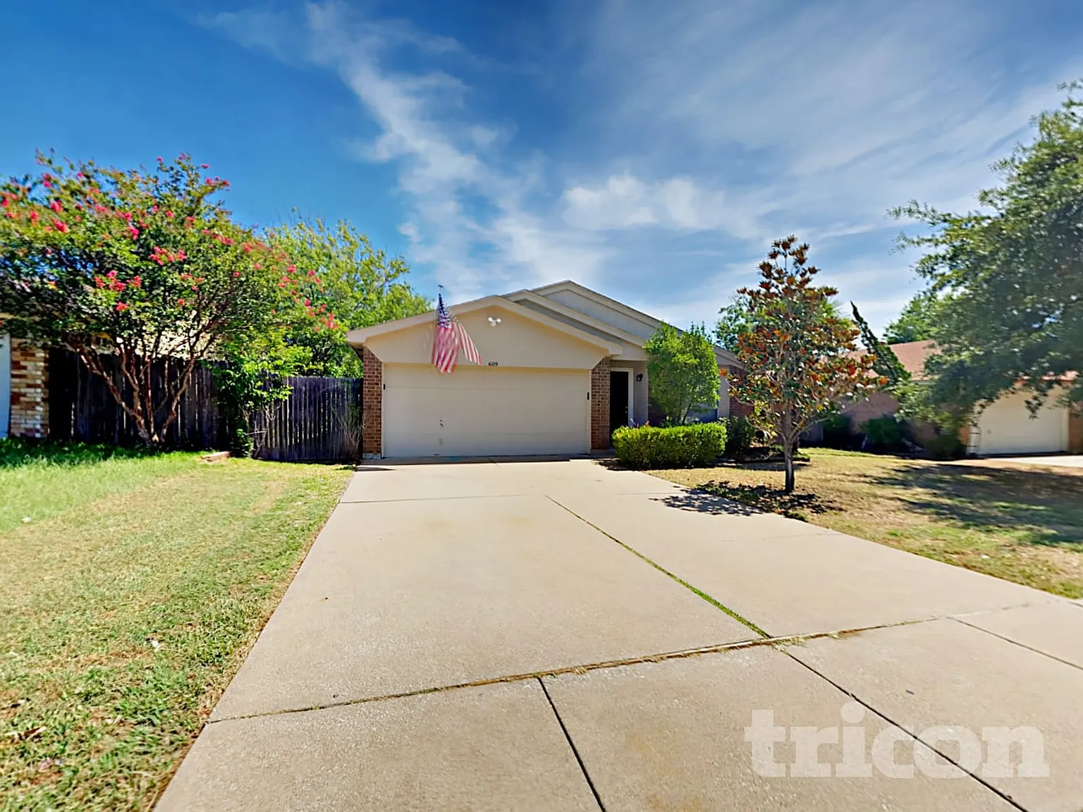 609 S Walnut Creek Drive Mansfield TX — Photo 2