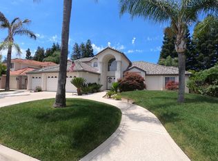 854 E Country View Cir, Fresno, CA 93730