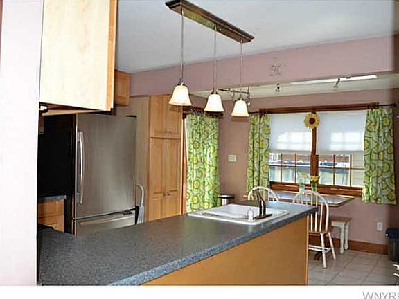 4th image of 47 Federal Ave
