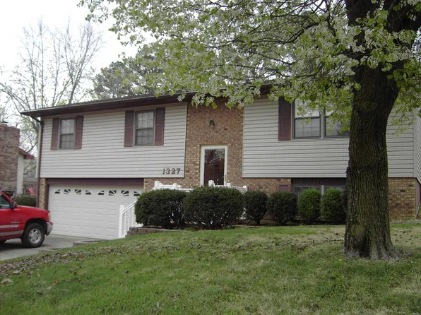 1327 Oak St, Jackson, MO 63755
