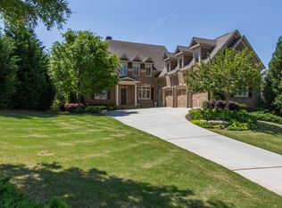 4075 Meadow Gate Dr, Sandy Springs, GA 30350