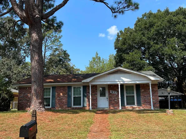 1033 Centerwood Dr, Mobile, AL 36608