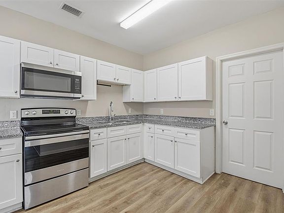 5th image of 2141 MANGO AVENUE