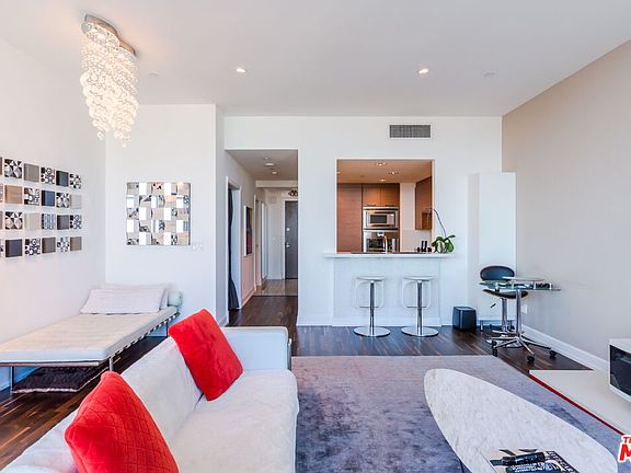 3rd image of 900 W Olympic Blvd Unit 37