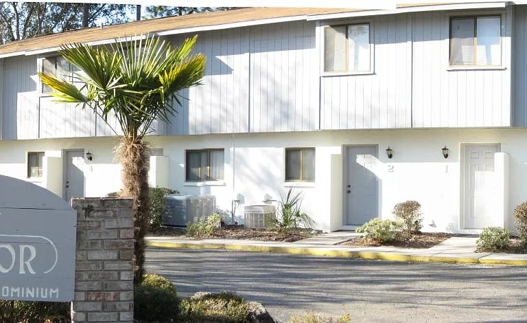 3600 SW 19th Ave #32 — Photo 3