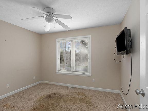 3rd image of 4886 Maple Shade Ct NE #1