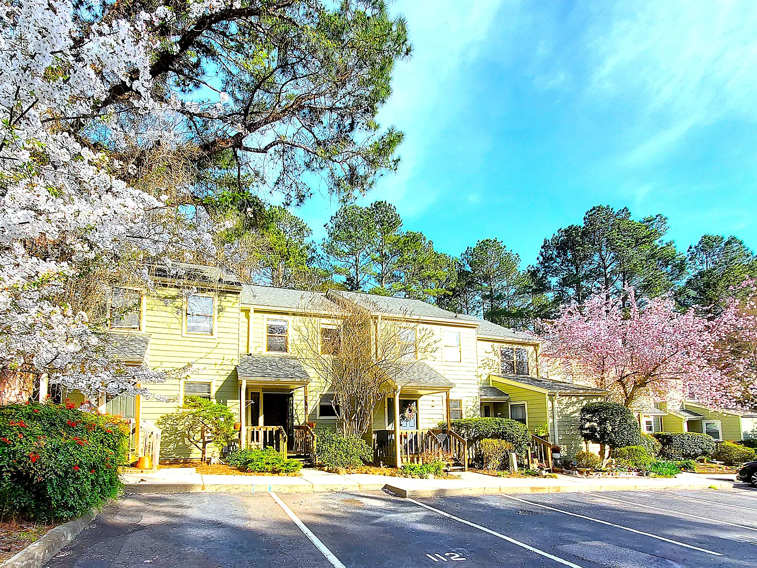 2 bed, 1.5 bath, 995 sqft, $1,390 — Photo 1