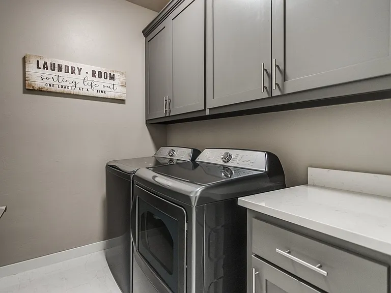 609 Abadan Dr — Photo 21