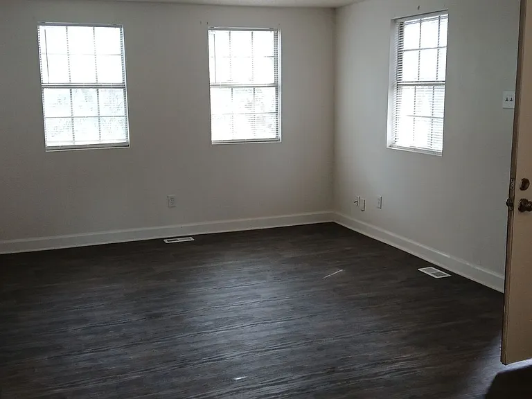 4926 Francis St — Photo 1