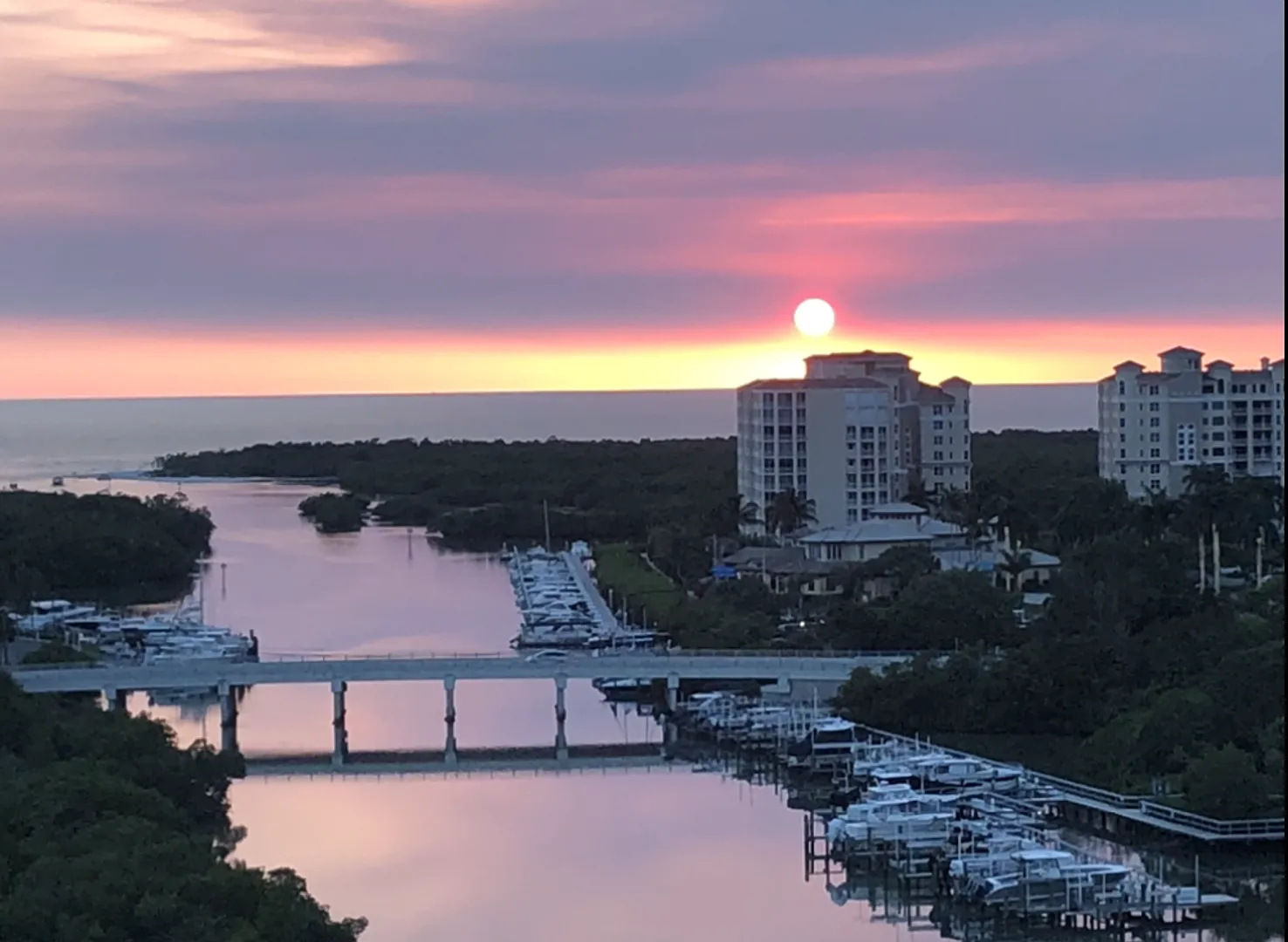 Amazing Views-Tarpon Cove Yacht Club Membership Included - 2 + Den / 2 Bath — Photo 1