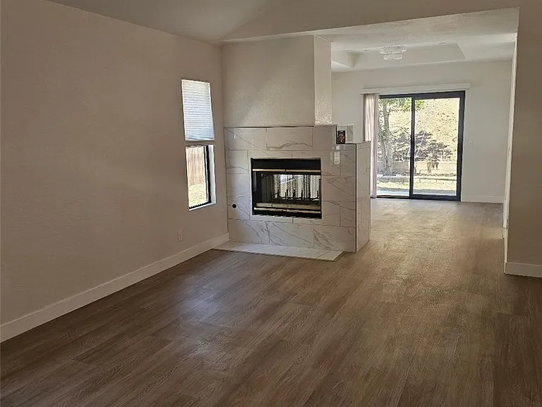 2951 Wimbledon Dr — Photo 2