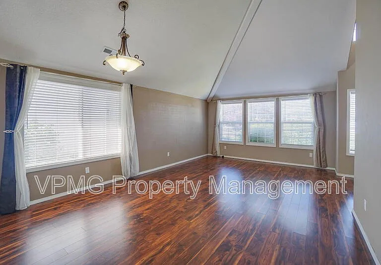 7205 NE 159th Ave — Photo 7
