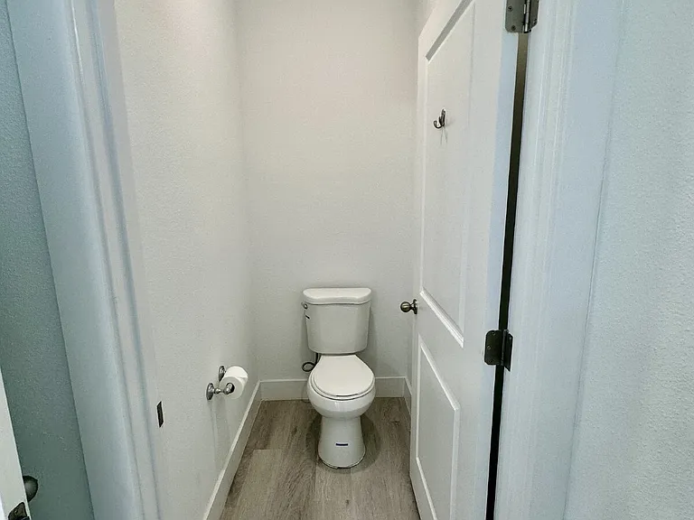 1370 Cogan Dr SE — Photo 13