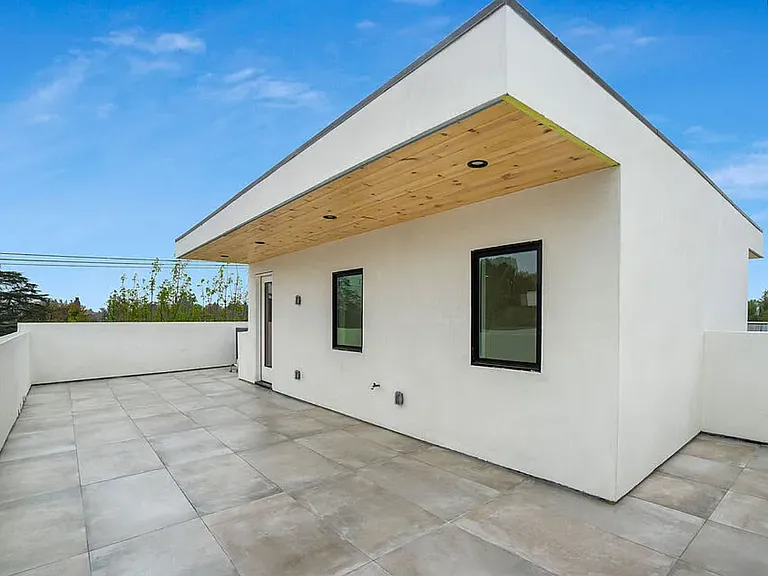 4541 Tujunga Ave — Photo 16