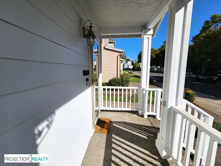 849 NW Forest Creek Dr — Photo 2