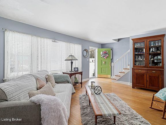 3rd image of 2624 Meadow Dr